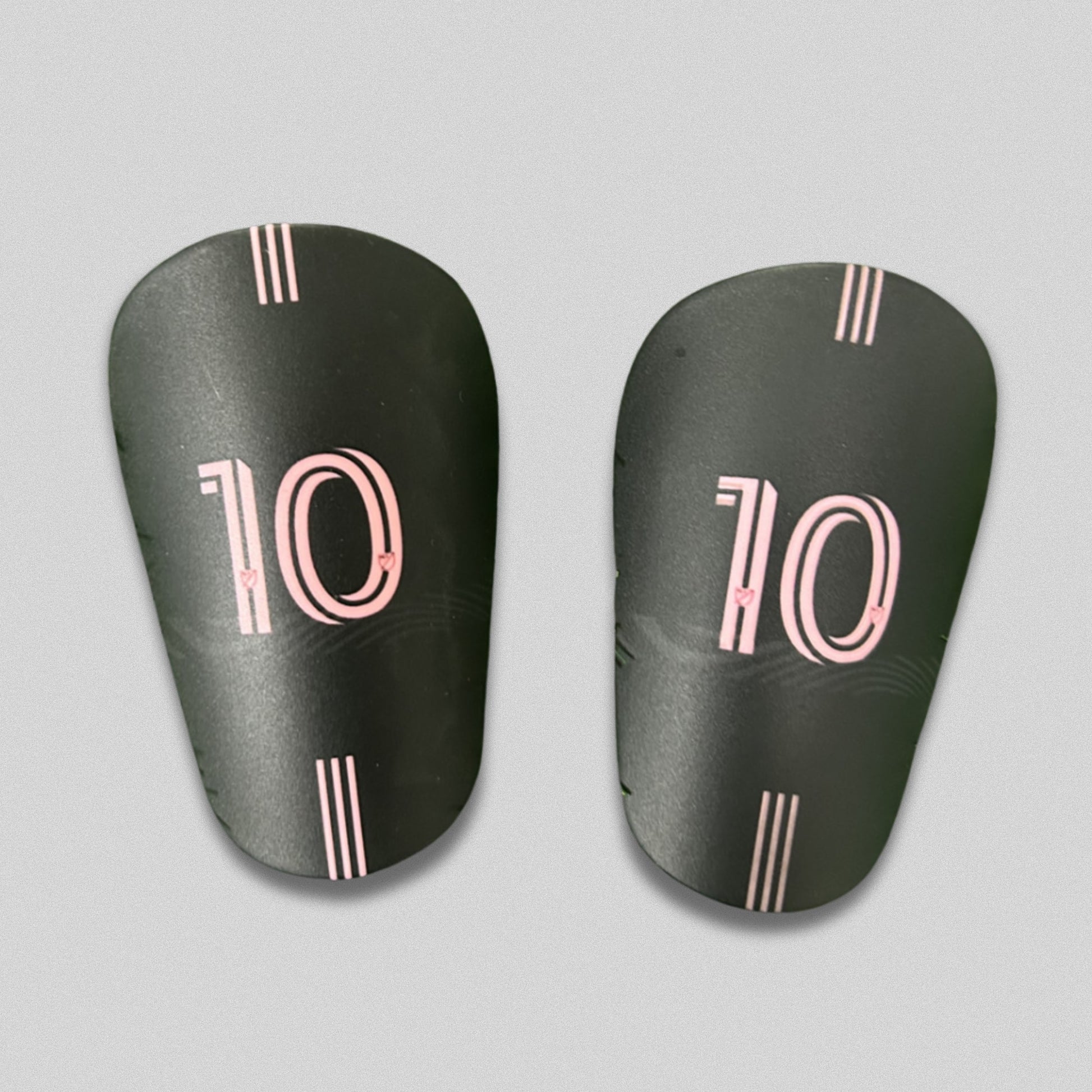 Maestrofootball Mini Schienbeinschoner - Schwarz / Rosa für Kinder - Fußball